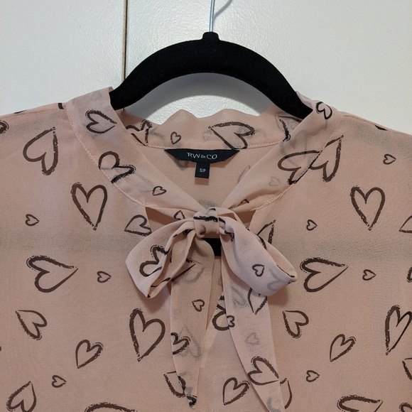 RW&Co. Heart Print Sleeveless Blouse - Picture 4 of 5